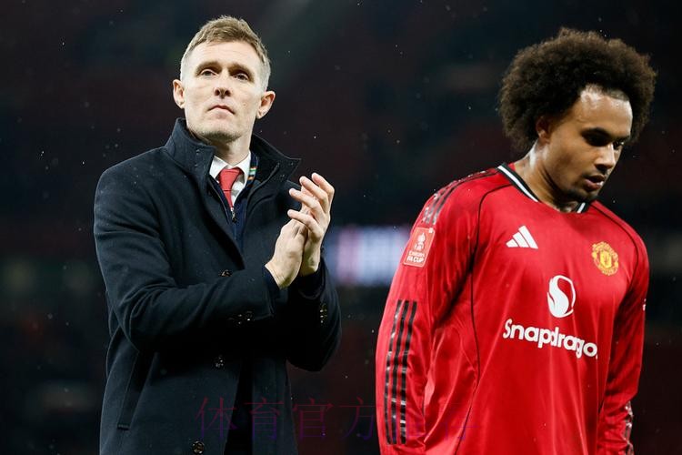 2场0胜！曝41岁曼联救火教练6天便下课，周一官宣新帅：索肖出局